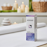 METHODIST Ton Up Booster su sfondo centro benessere